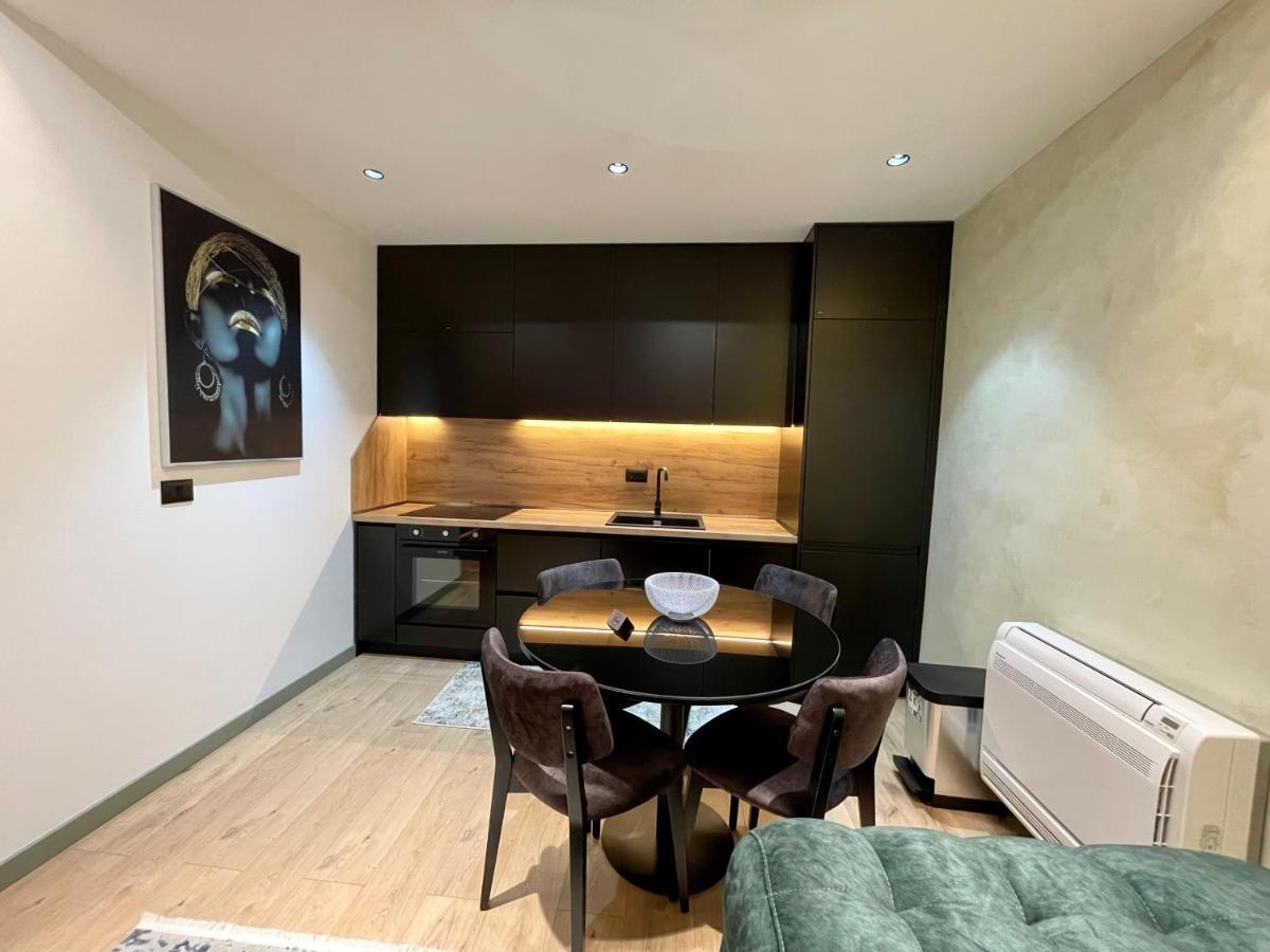Queens Luxury Apartments تيرانا المظهر الخارجي الصورة