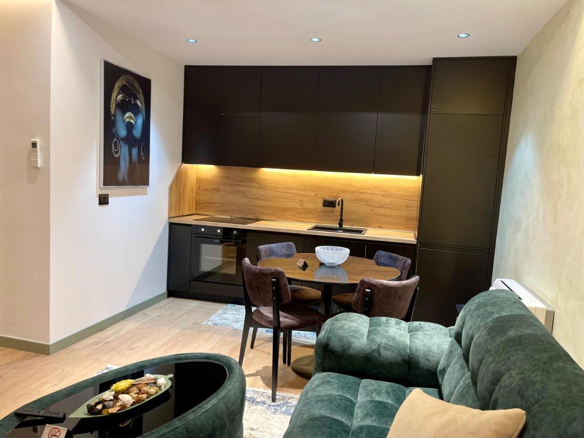 Queens Luxury Apartments تيرانا المظهر الخارجي الصورة